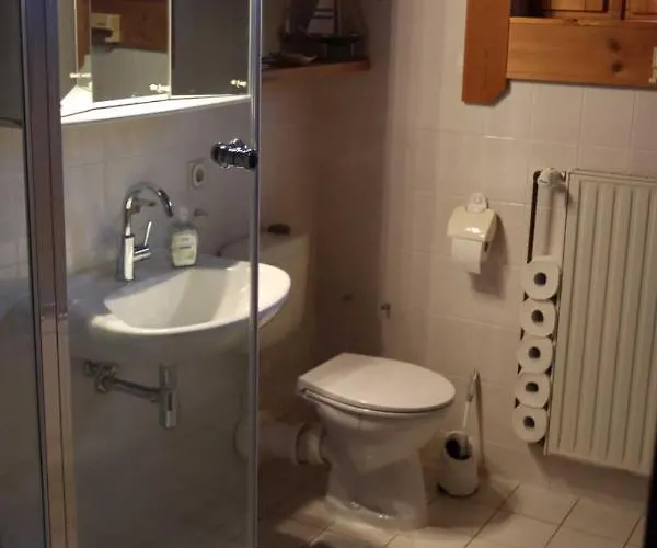 An Der Wiese Apartment *